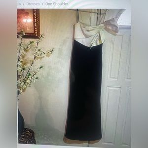 Vince Camuto one shoulder bow dress